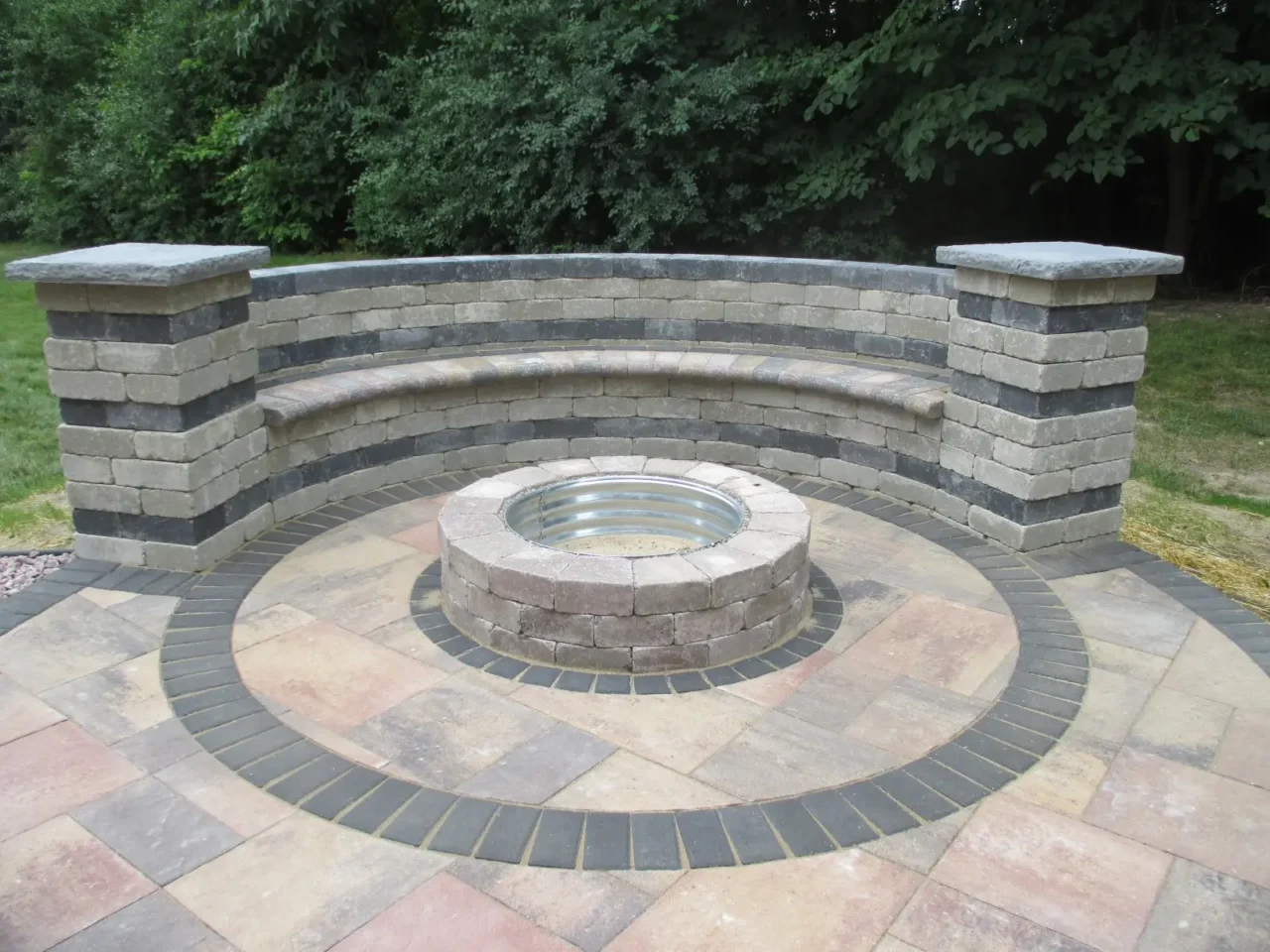 lone-star-firepit-seat-wall