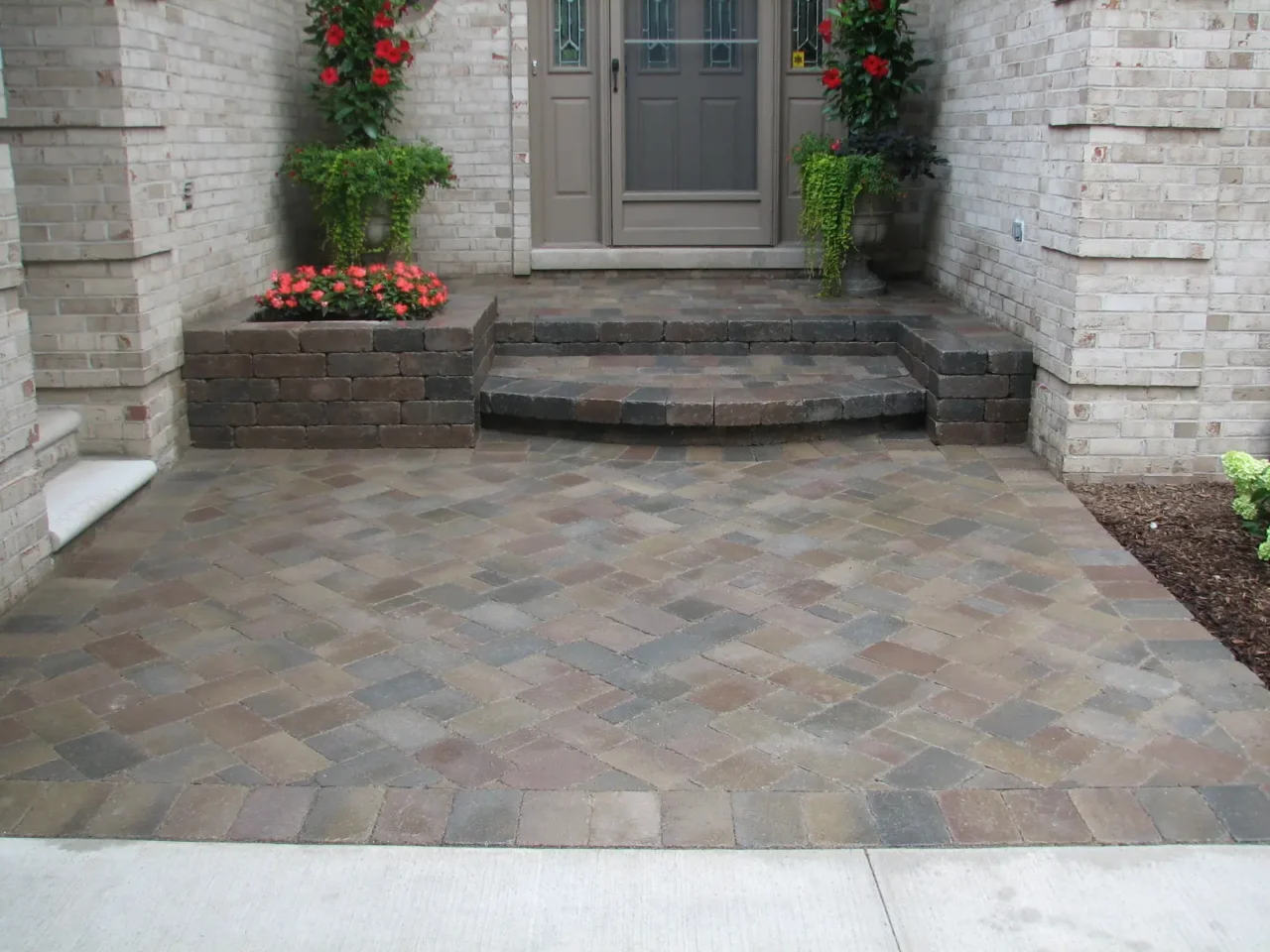 lone-star-brick-paver-entryway
