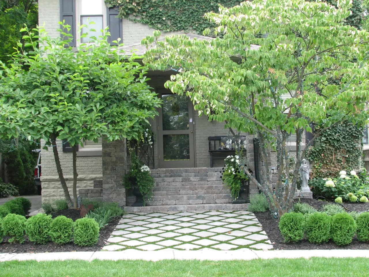 lone-star-brick-paver-entryway